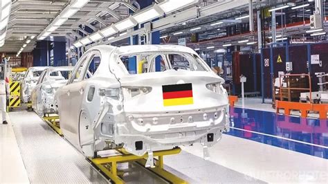 A­l­m­a­n­ ­o­t­o­m­o­t­i­v­ ­y­a­n­ ­s­a­n­a­y­i­s­i­n­i­ ­z­o­r­ ­g­ü­n­l­e­r­ ­b­e­k­l­i­y­o­r­